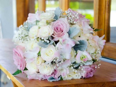 BGC-Tennysons-Garden-Lauchlan-and-Lisa-Wedding-Bride-Flowers