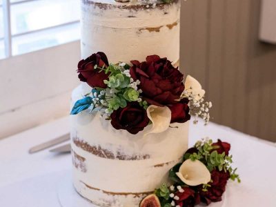 BGC-Tennysons-Garden-Tekita-and-Cale-Wedding-Reception-Cake